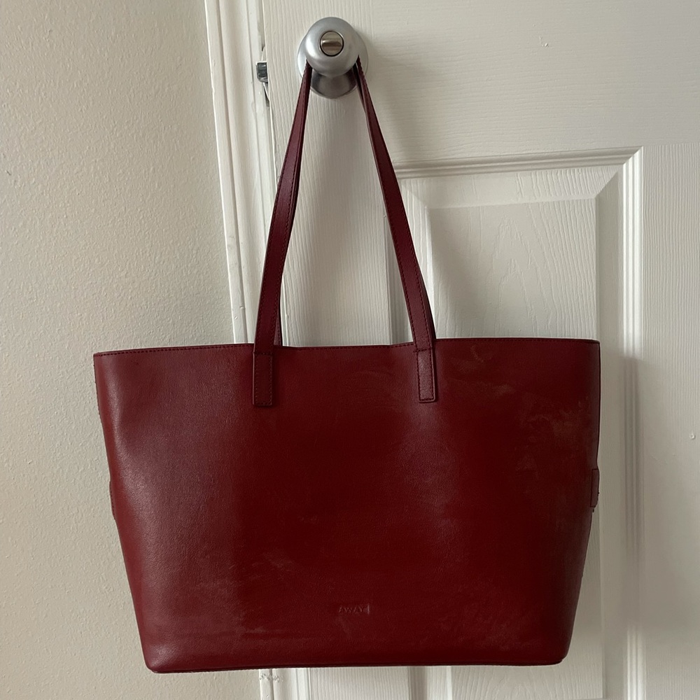 The Latitude Tote-in Ruby Leather
